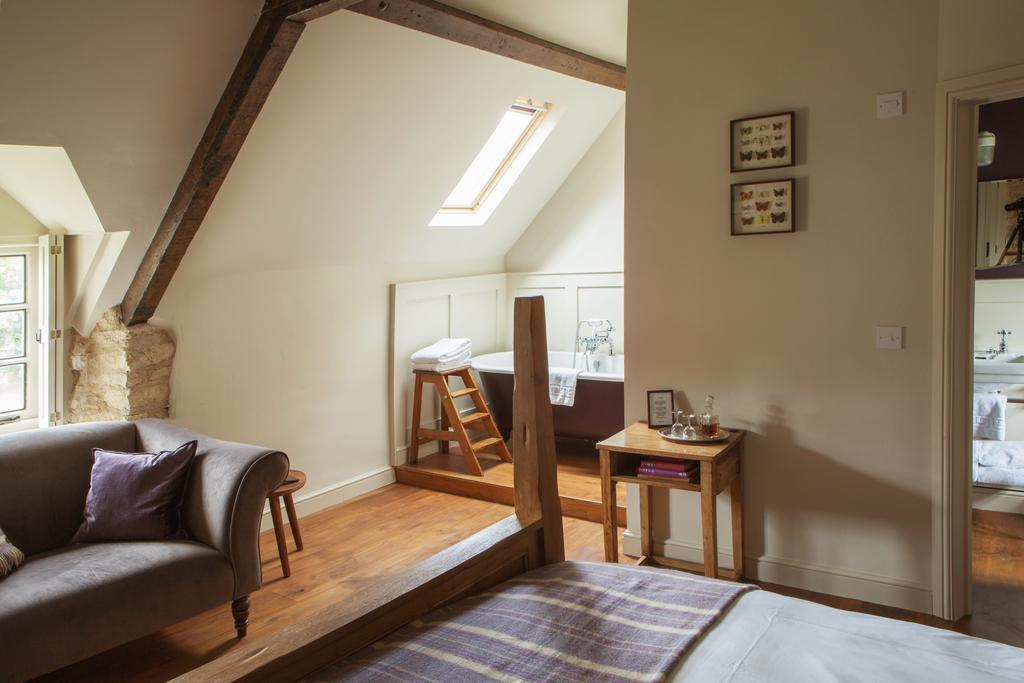 Killingworth Castle Hotel Woodstock Room photo