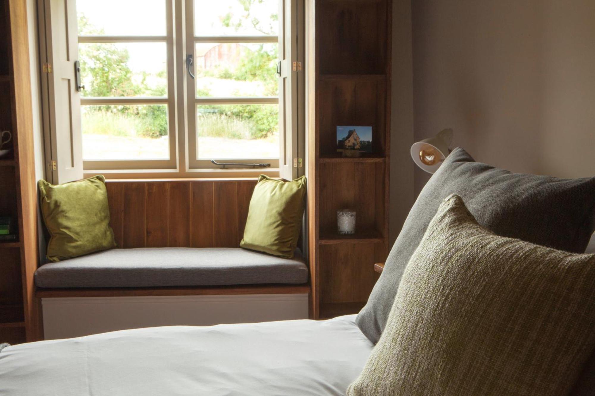 Killingworth Castle Hotel Woodstock Room photo